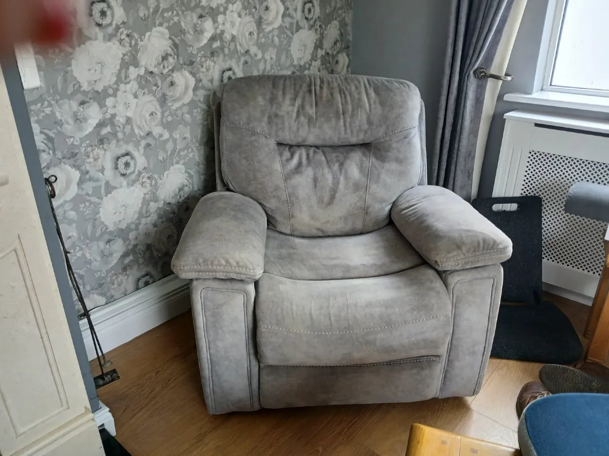 3 piece suite furniture grey suede feel - Image 3