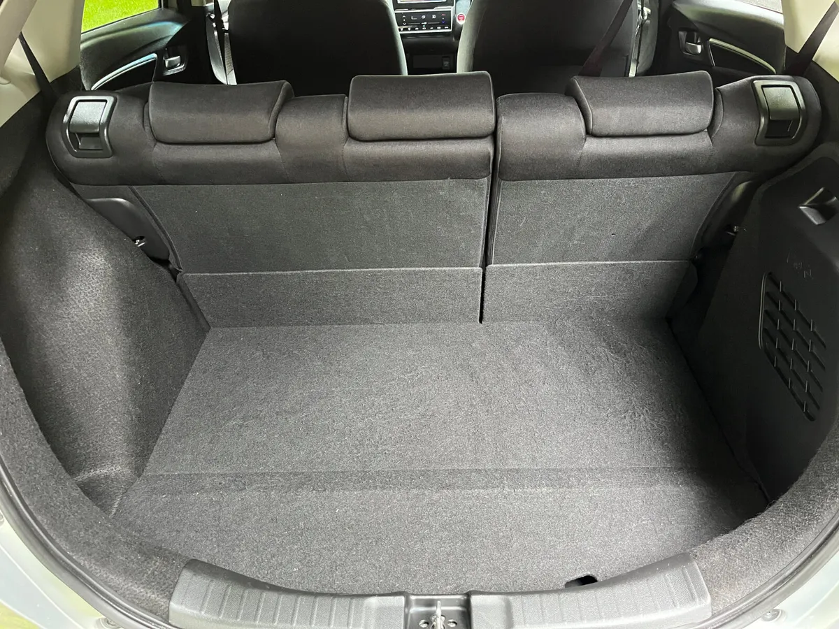 2015 Honda Fit ***NCT  09/26 and TAX*** - Image 4