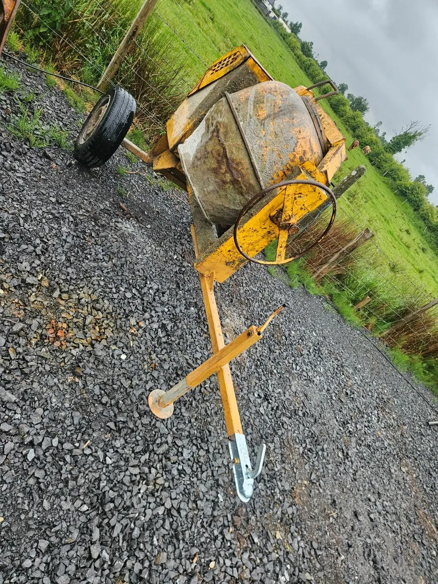 Towable Mixer - Image 1