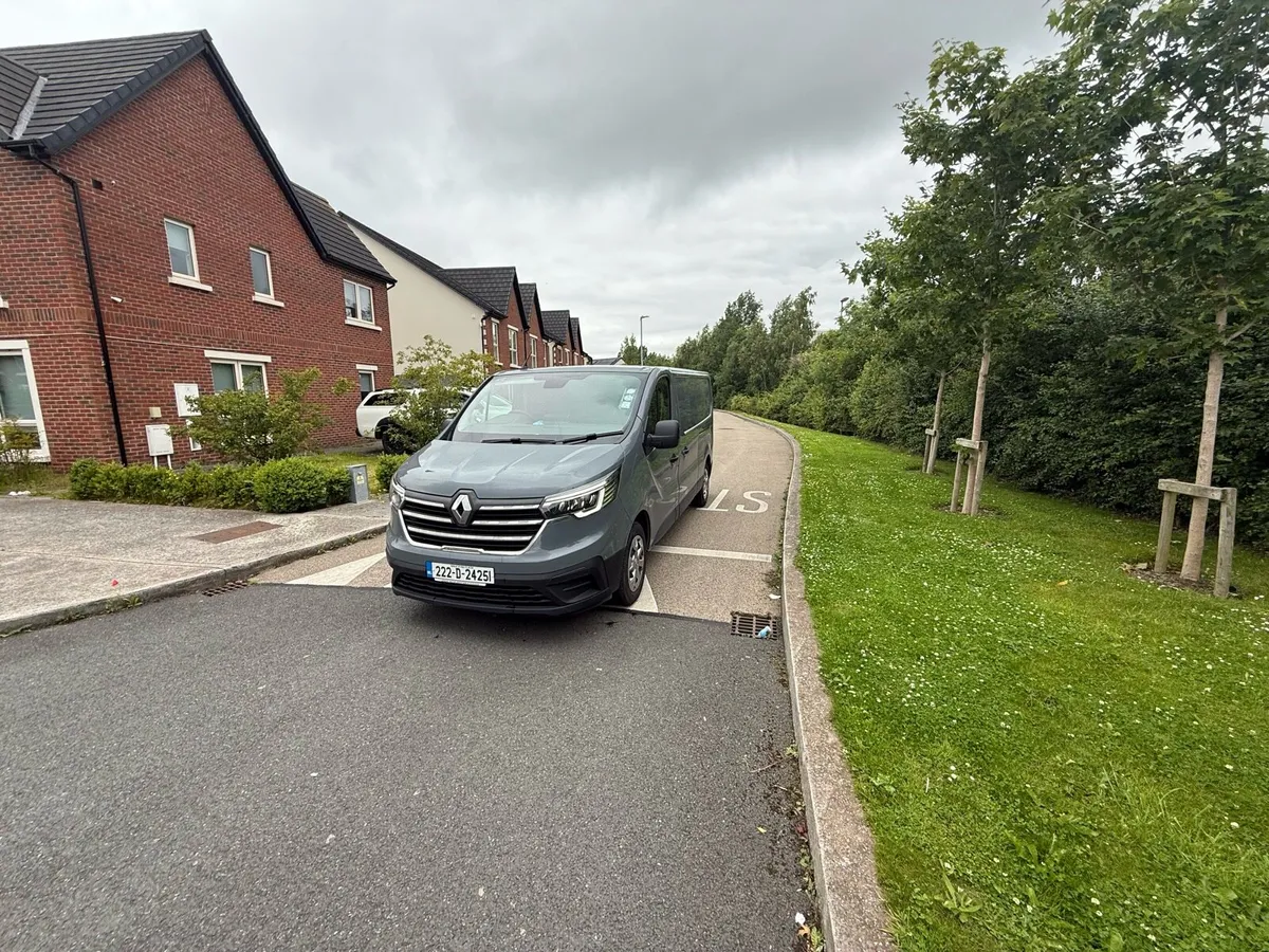 2022 Renault Traffic Business +/only 16 000 miles - Image 2