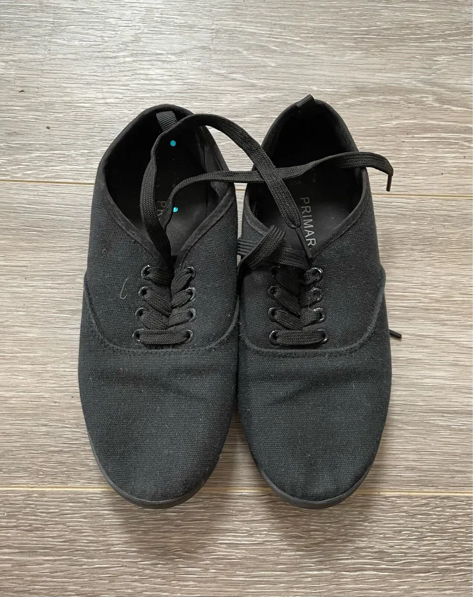 Black Canvas Shoes: Size 4 - Image 1