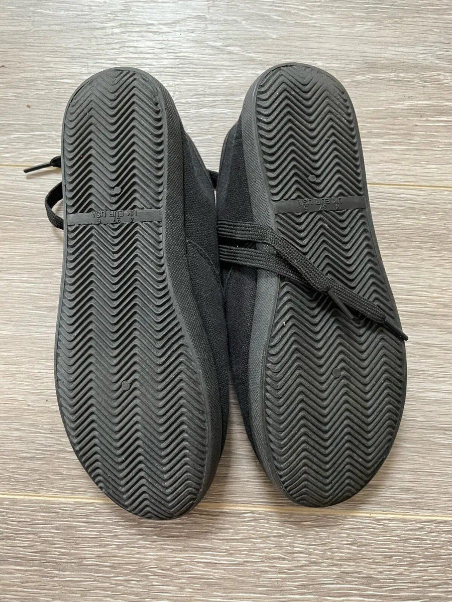 Black Canvas Shoes: Size 4 - Image 2