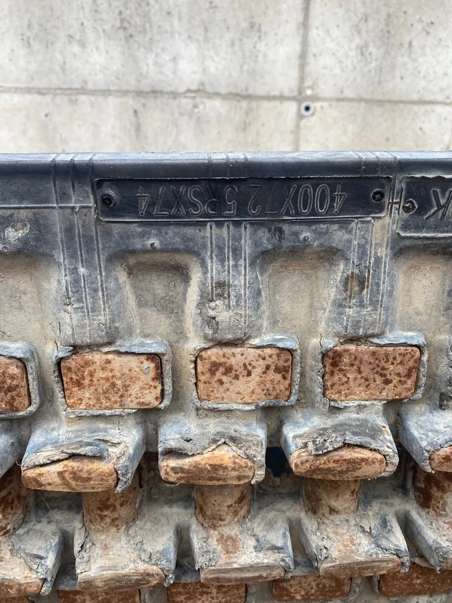 Rubber track for sale - Image 1