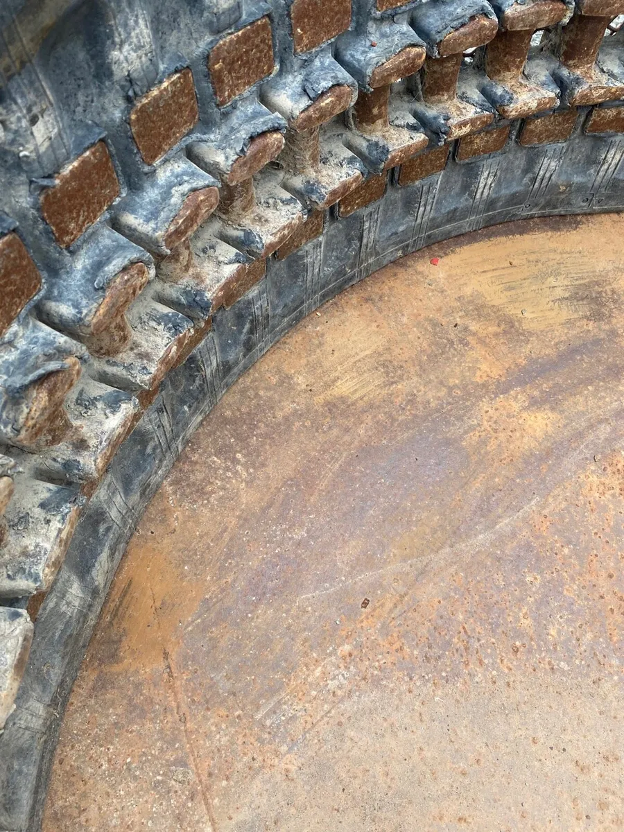 Rubber track for sale - Image 4