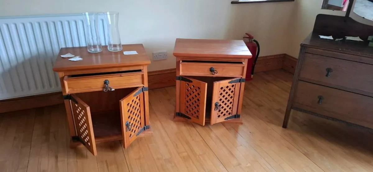 Mexican pine lockers x 2..priced to clear