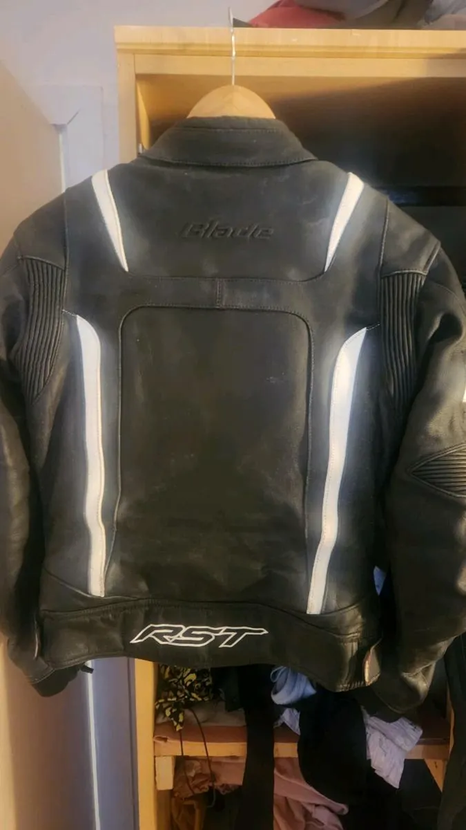 RST motorbike leather jacket and pants - Image 3