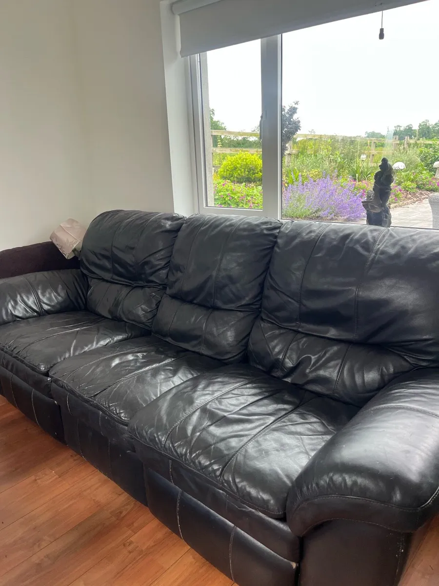 couch - Image 1