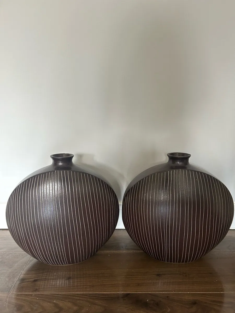 Pots - Image 1