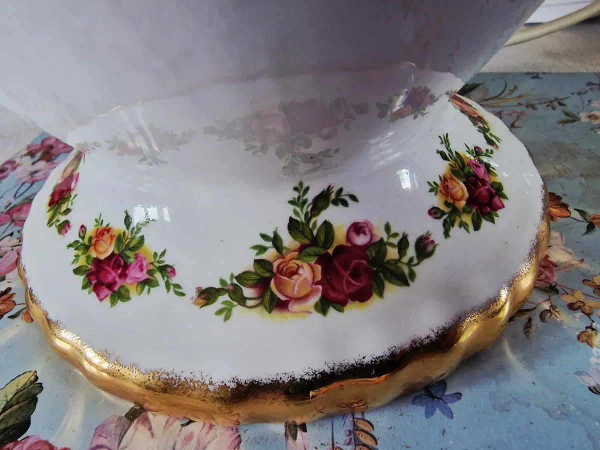 Huge Old country Rose's lamp - Image 3