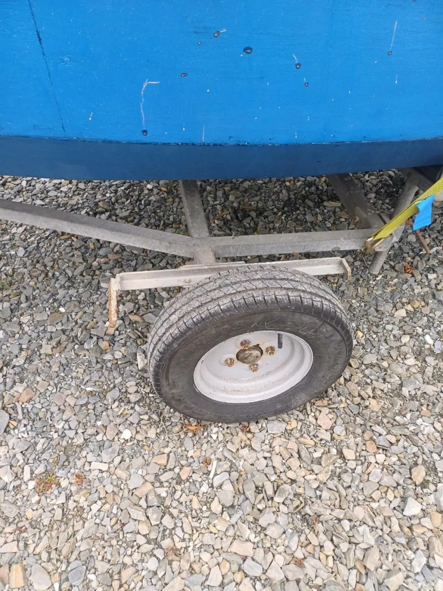 Lake boat - Image 4