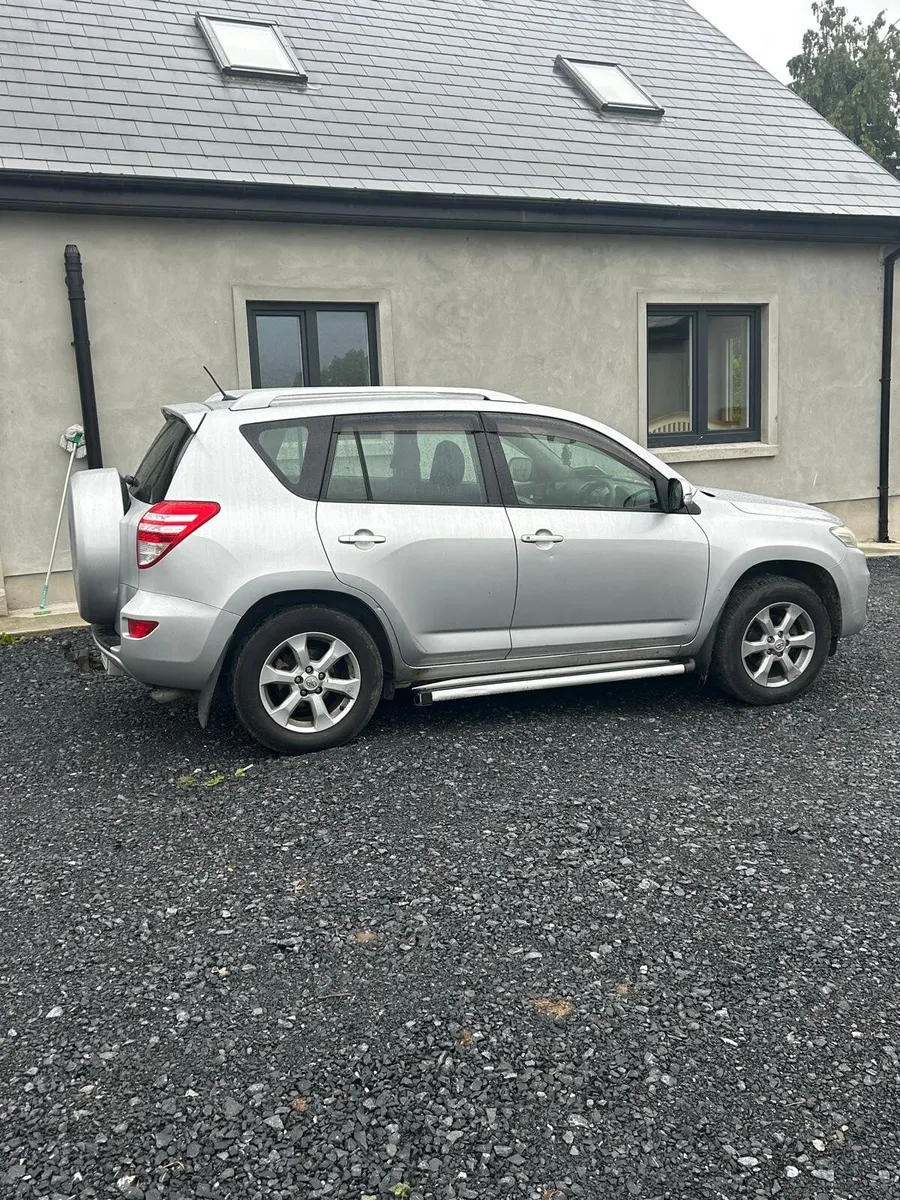 Toyota RAV4 2012 - Image 2