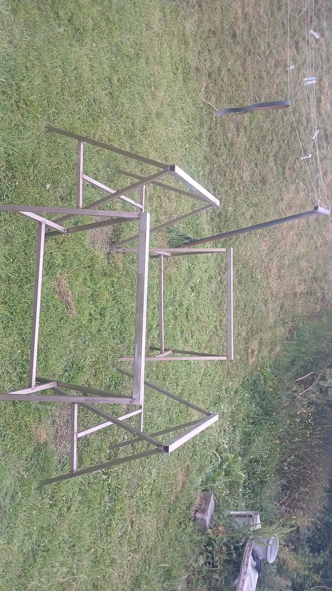 Stainless steel tresles - Image 1