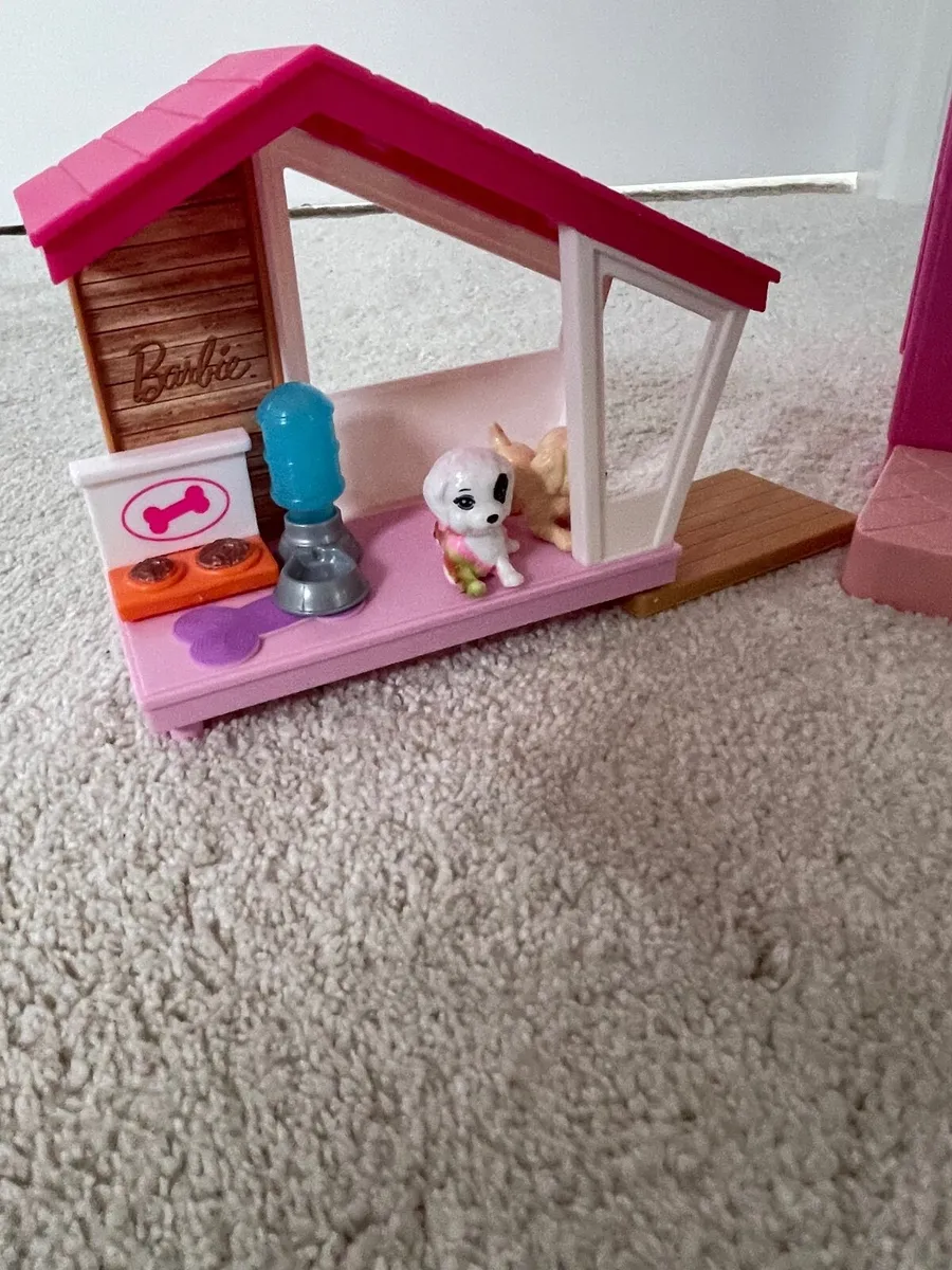 Barbie House and Acceasories - Image 4