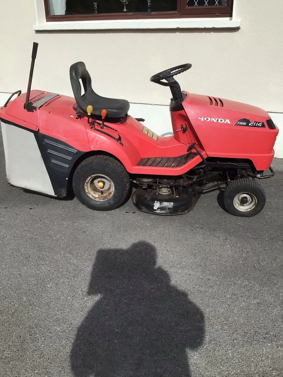Ride on lawnmower - Image 3