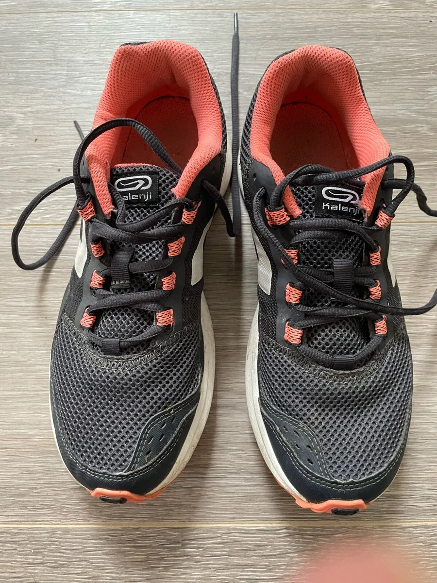 Runners: Size 5.5 - Image 1