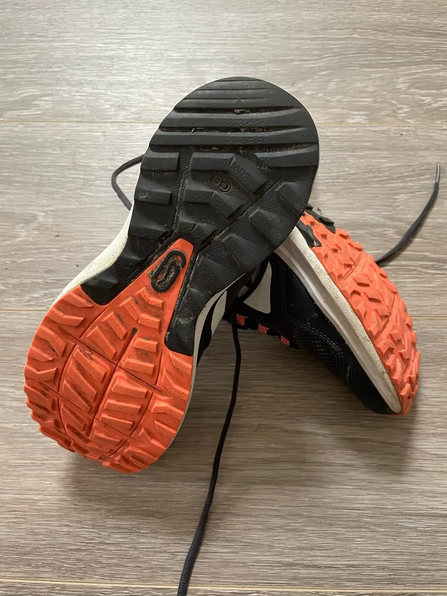 Runners: Size 5.5 - Image 2