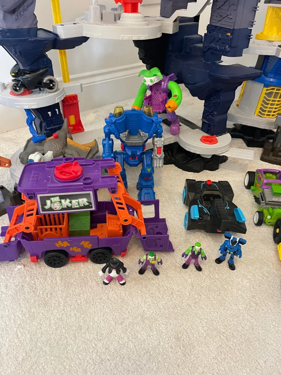 Imaginex Bat Cave, Crime Alley, Joker Car etc - Image 2