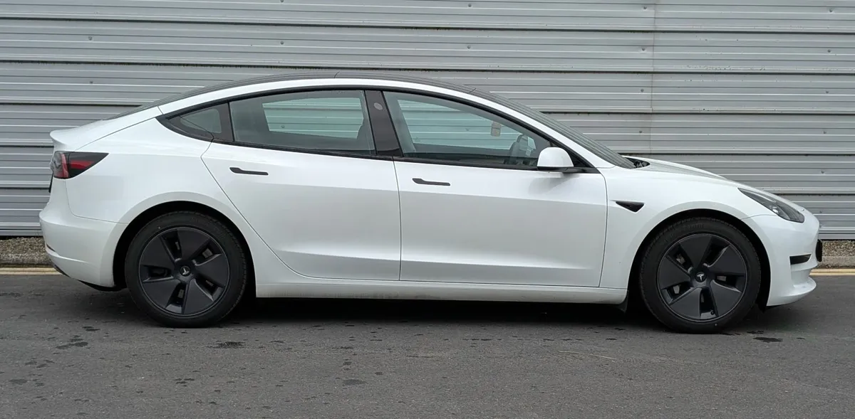 Tesla Model 3 2023 - Image 1
