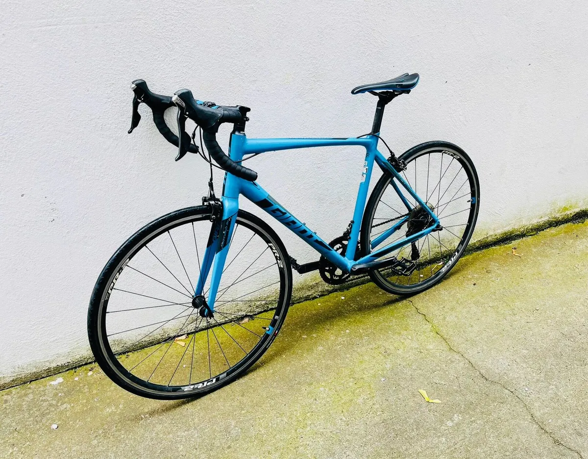 Giant contend SL 1 road bike - Image 1