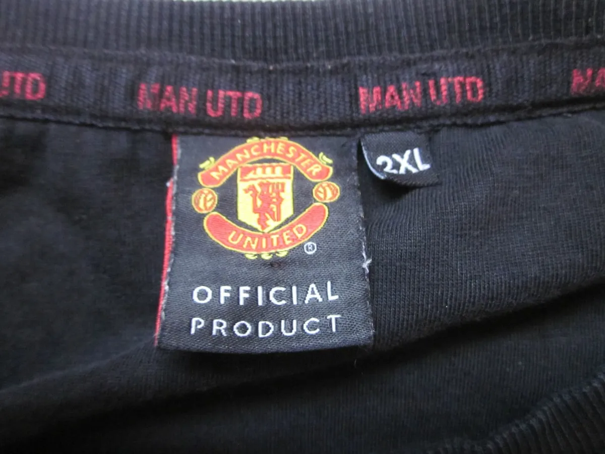 Vintage 1997 Manchester United FC Tee Shirt, 2XL - Image 3