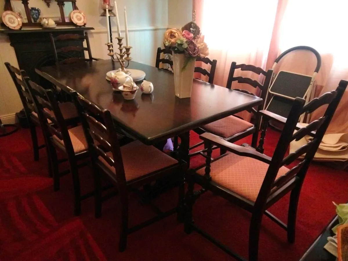Oak Dining Table & 8 Chairs