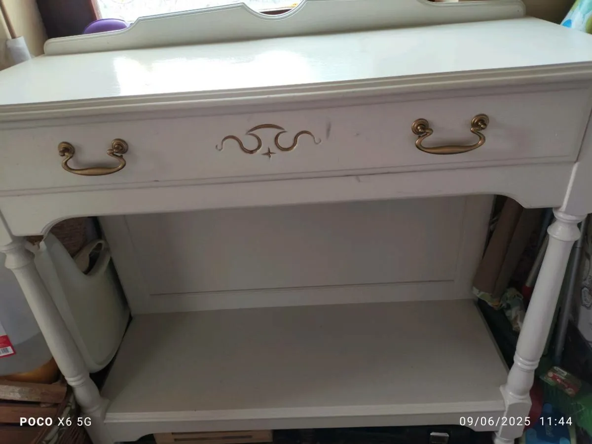Dresser - Image 2