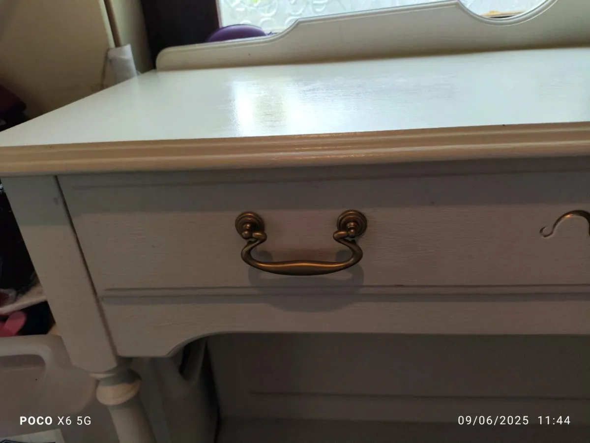 Dresser - Image 3