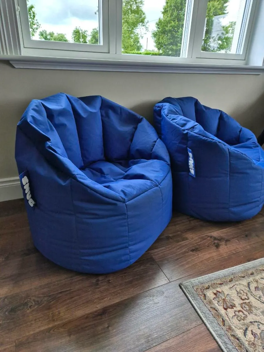 Snug chairs x 2 - Image 1