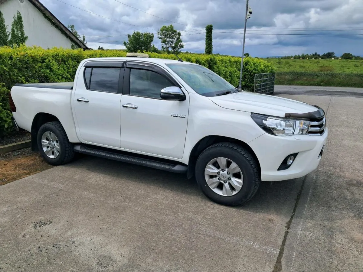 Toyota Hilux SR5 - Image 1