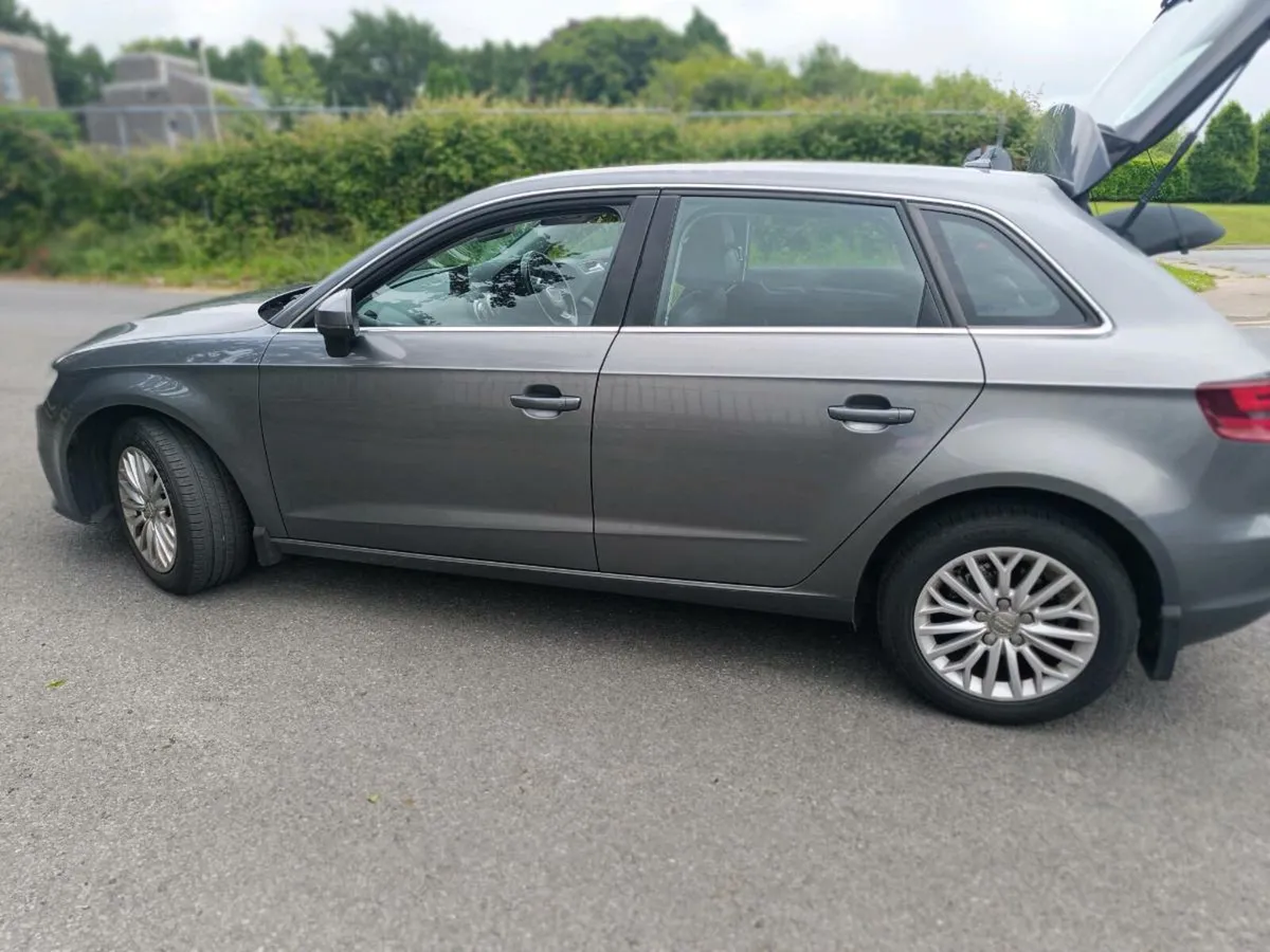 Audi A3 1.6 TDi SE SPORT - Image 2