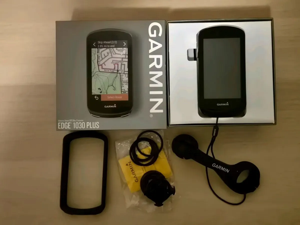 GPS Edge 1030 Plus Near New, Full Maps, Extras - Image 1