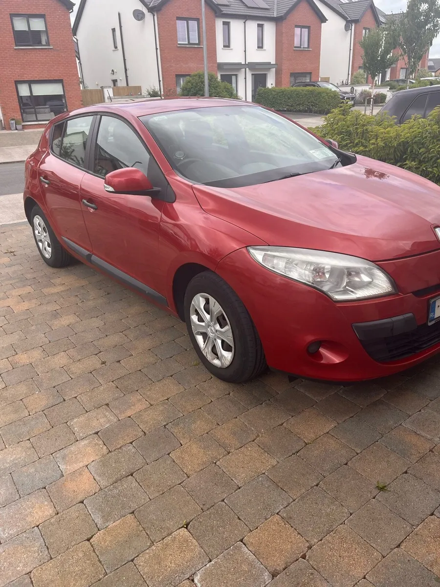 Renault Megane 2010 - Image 2