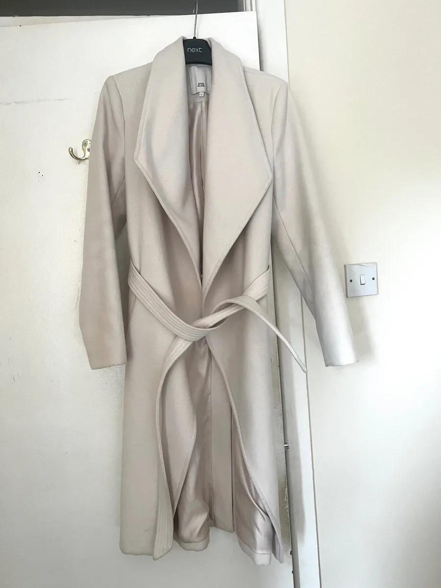 River island beige coat - Image 1