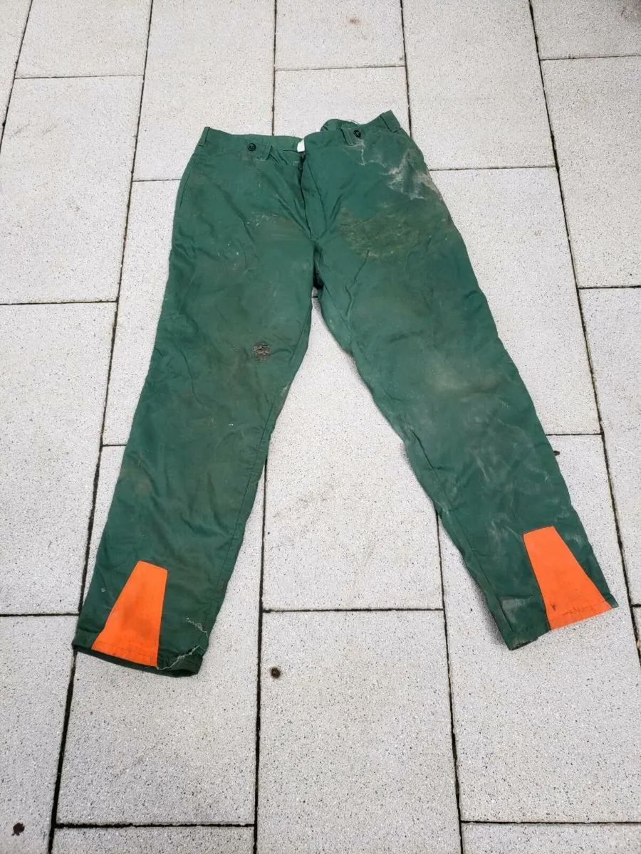 Chainsaw trousers - Image 1