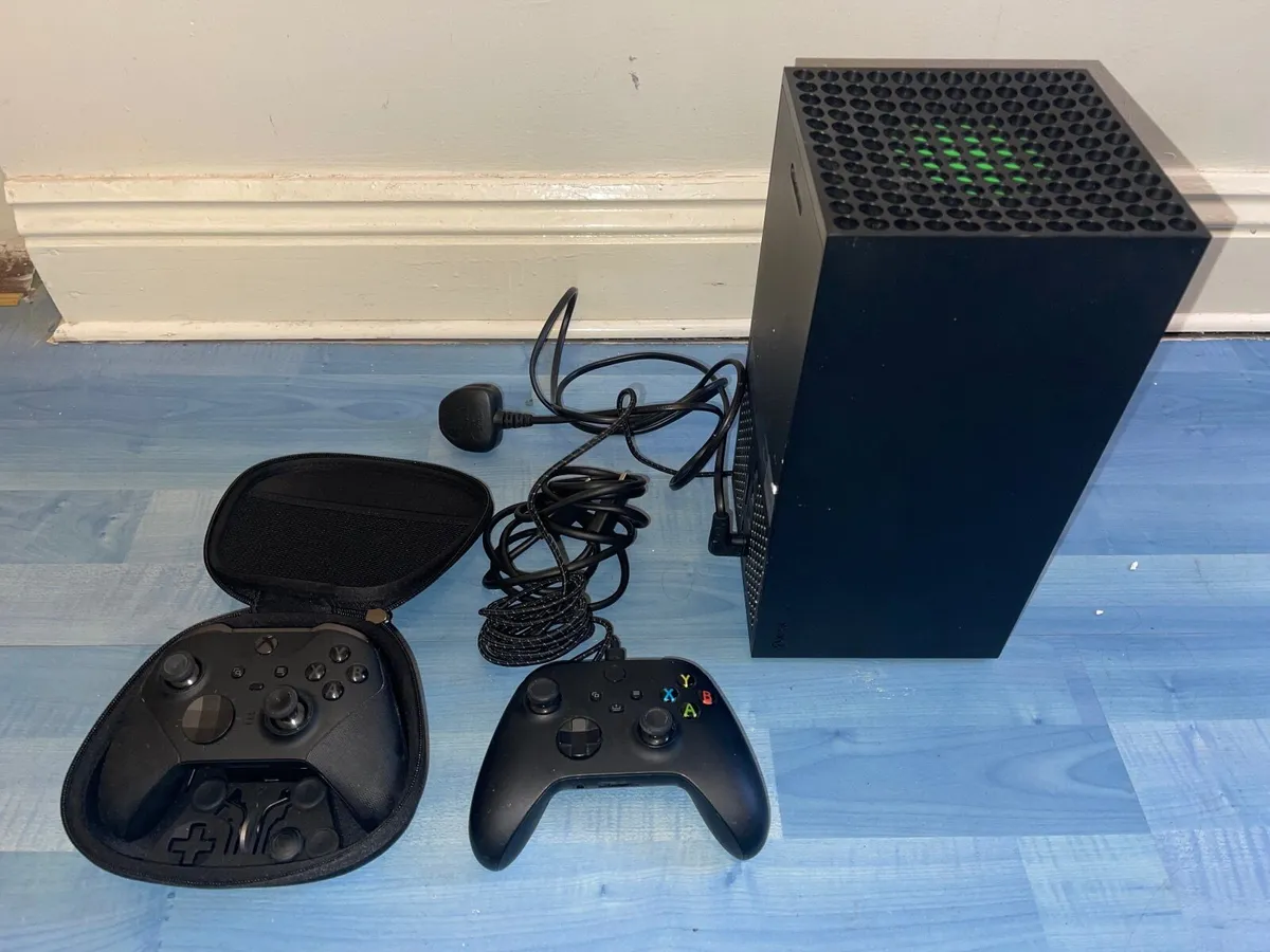 Xbox Series X 1Tb + Elite Series 2 Controller - Image 1