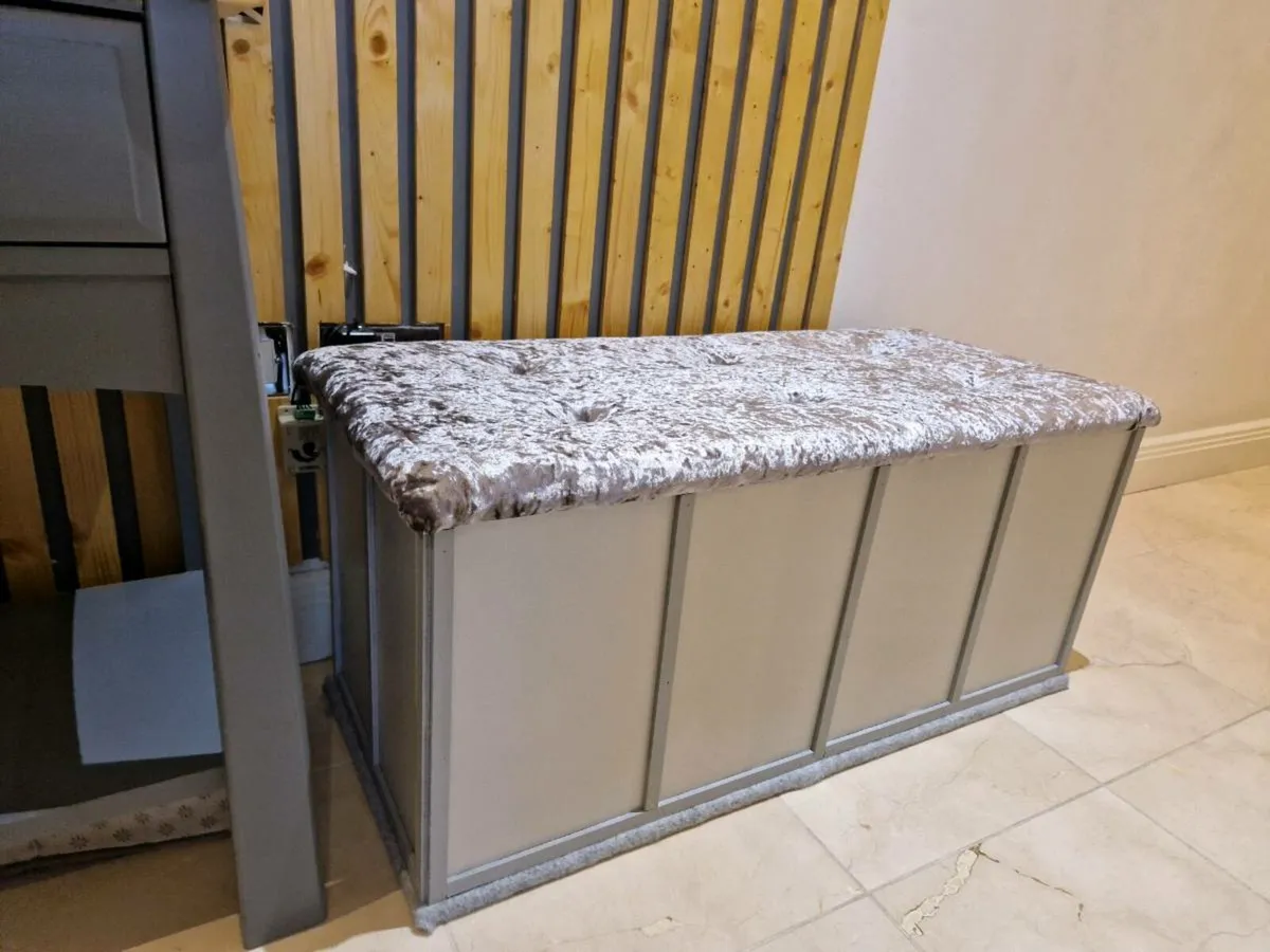 Storage wooden seating bench - Image 3