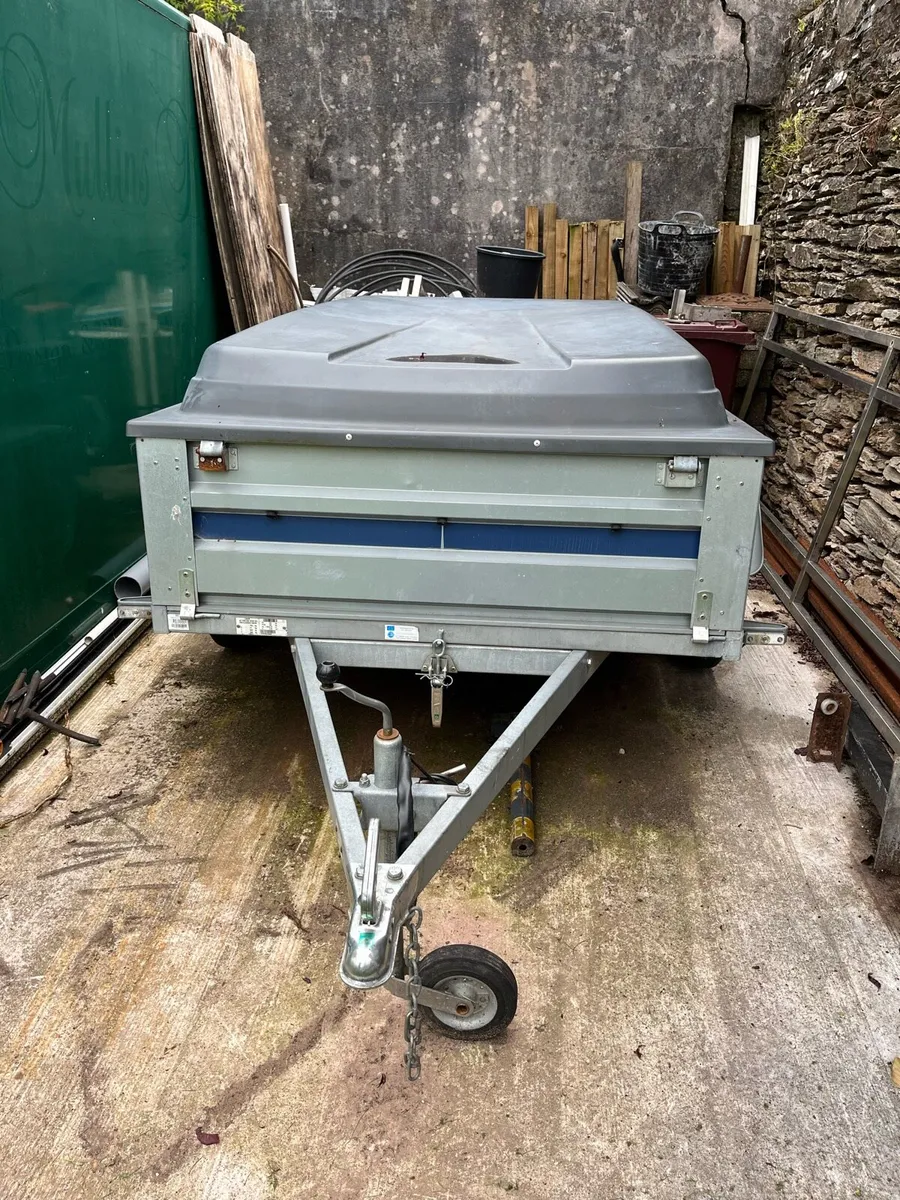 CAMPING / LUGGAGE / COVERED CAR TRAILER - Image 3