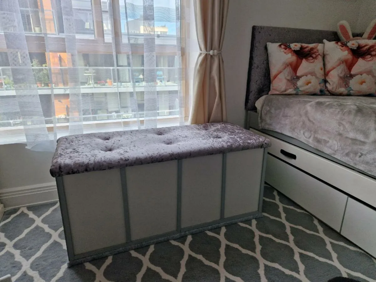 Storage wooden seating bench - Image 4