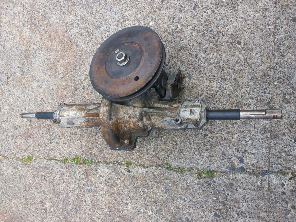Cub cadet/M.T.D transmission for sale - Image 4