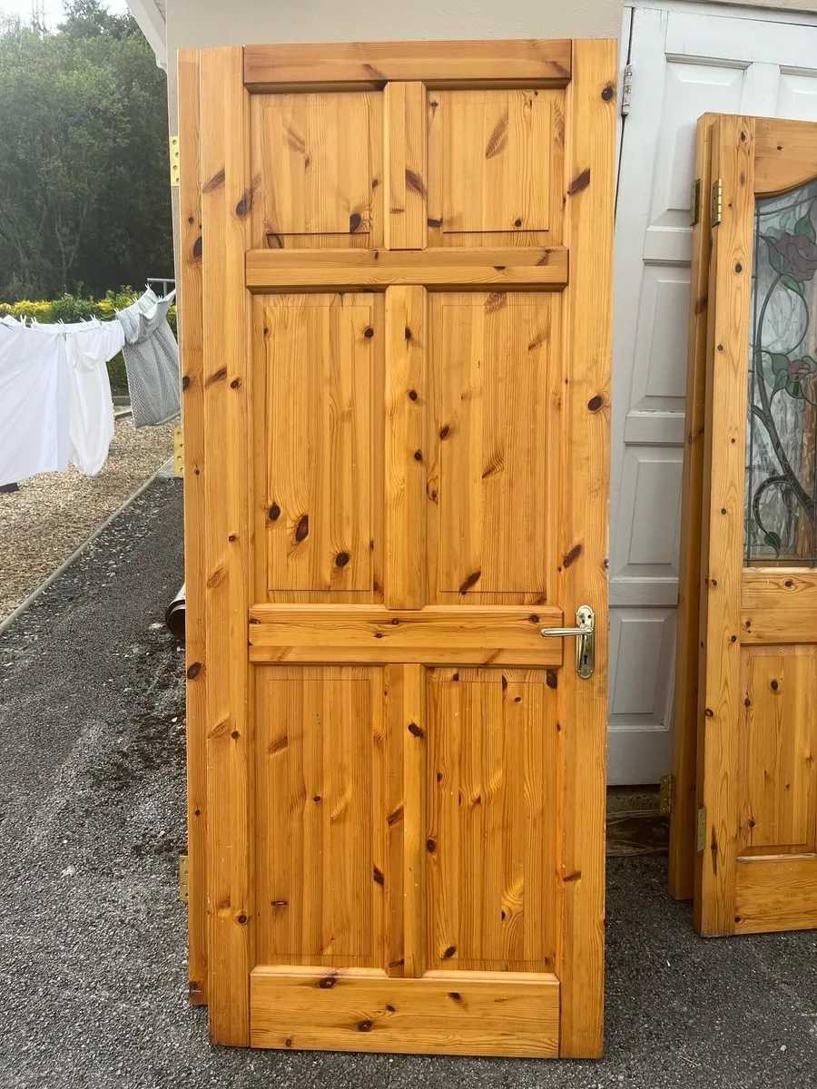 6x Red Deal Doors - Image 1