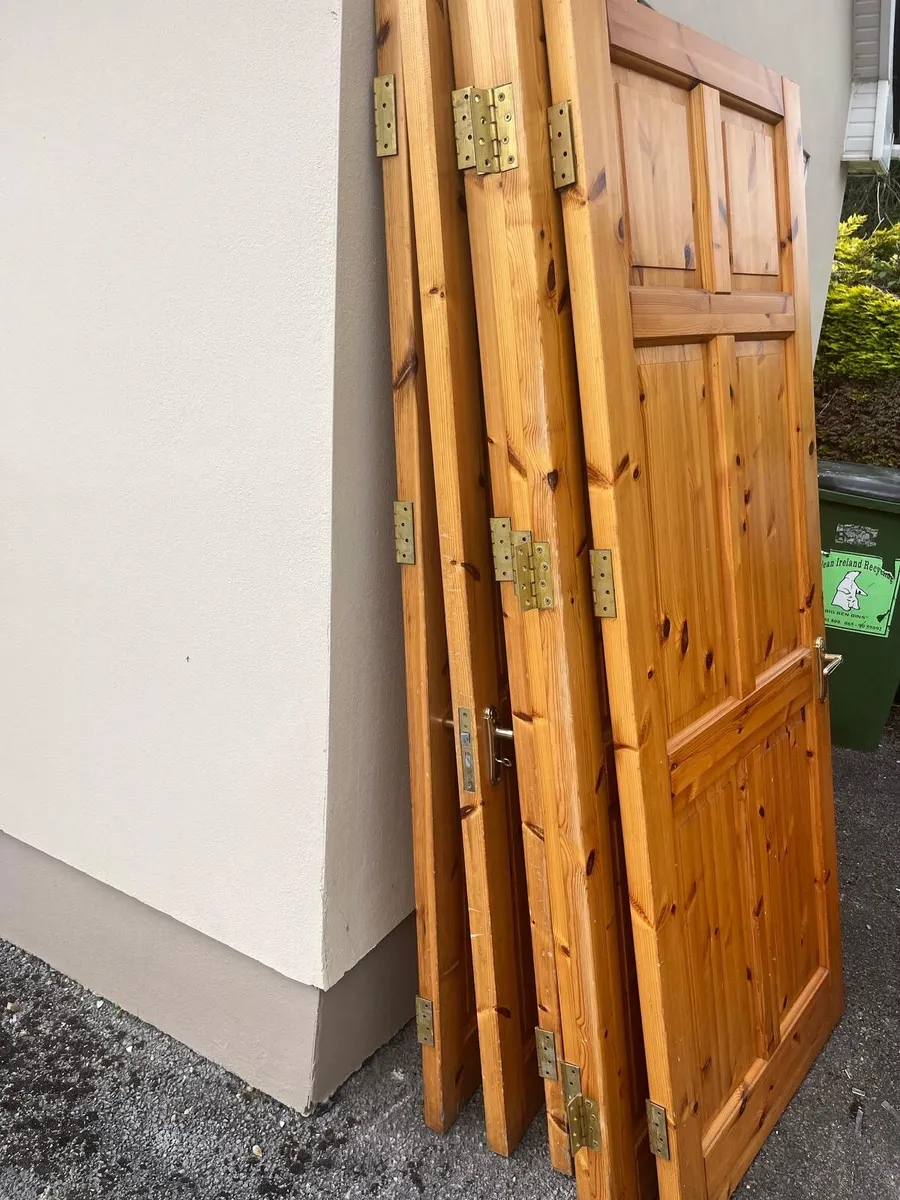 6x Red Deal Doors - Image 3