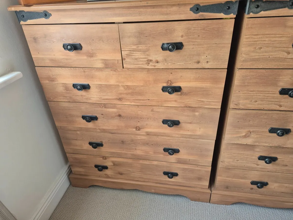 2 x chest of drawers and 1 x bedside cabinet - Image 3