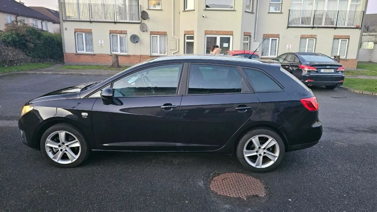 Car - Image 2