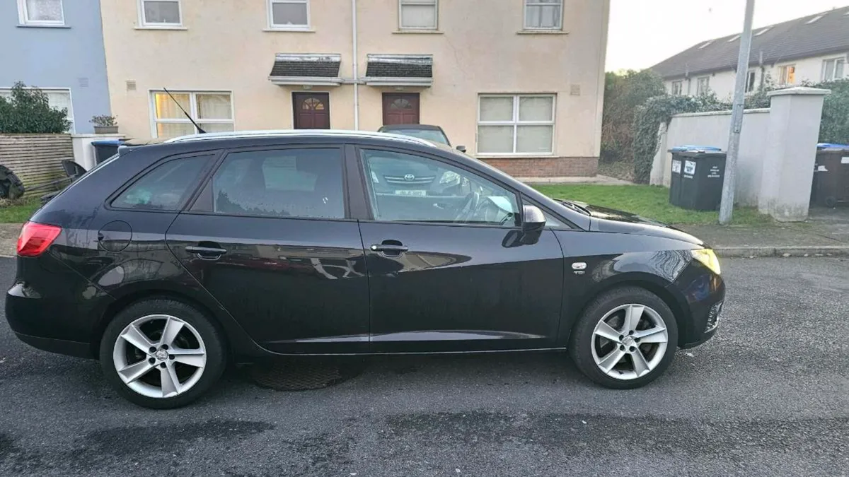 Car - Image 4