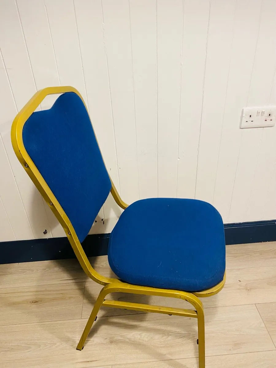 2x Home and restaurant use chairs. - Image 3