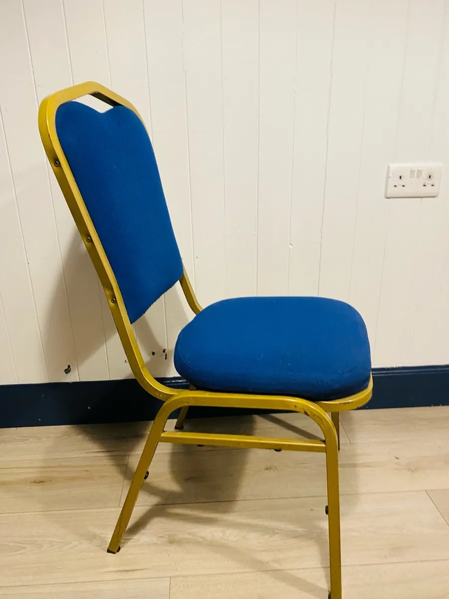 2x Home and restaurant use chairs. - Image 4