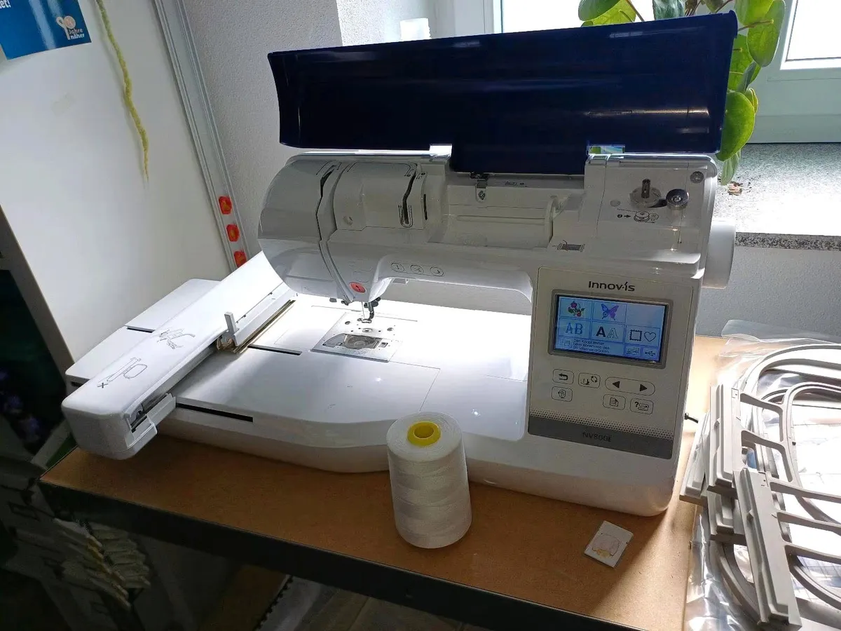 Brother innovis 800E Embroidery Machine - Image 1