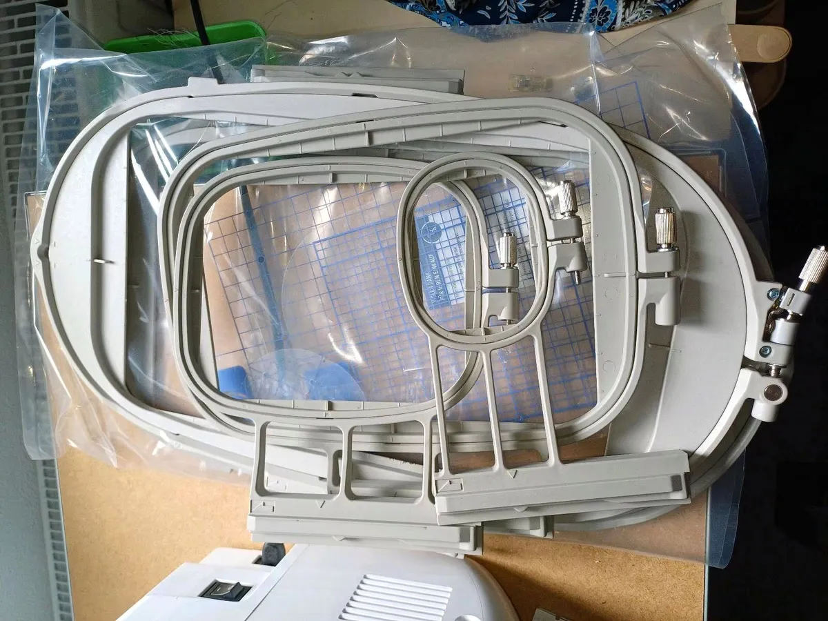 Brother innovis 800E Embroidery Machine - Image 2