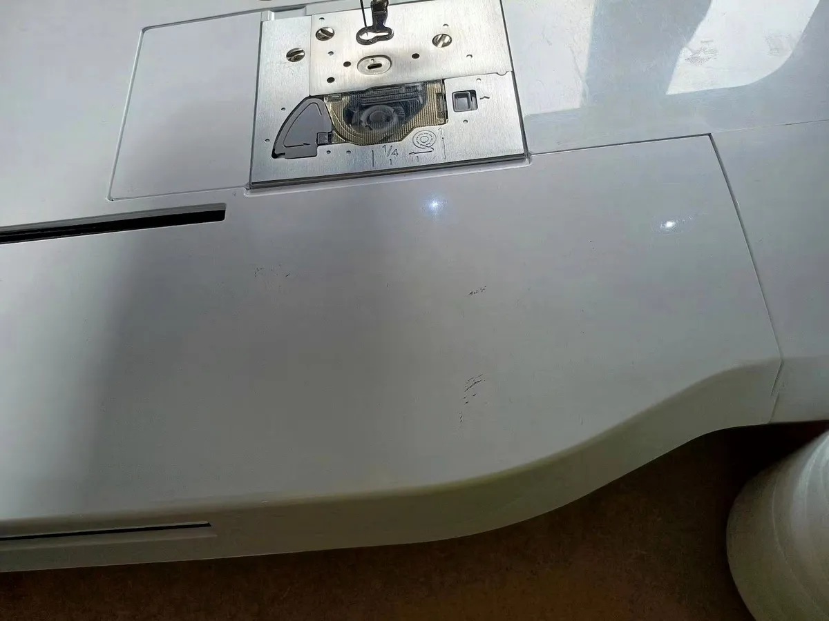 Brother innovis 800E Embroidery Machine - Image 4