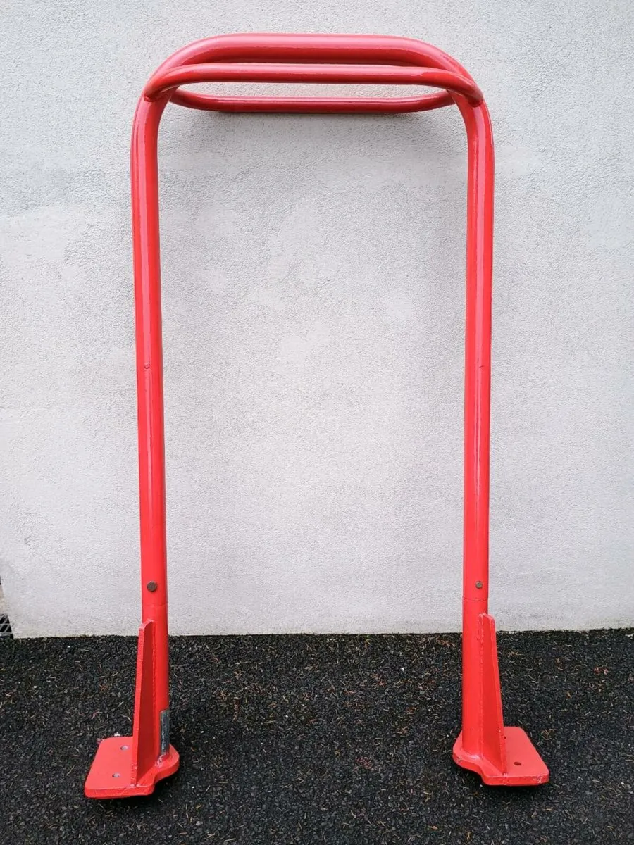 Massey Ferguson 135 roll bar - Image 1